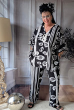 Lade das Bild in den Galerie-Viewer, SALE CNG Set bestehend aus Tunika und Hose Größe 42 bis 62