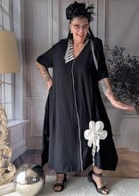 Load image into Gallery viewer, CNG Kleid Größe 40 bis 60 mit vielen liebevollen Details