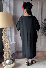 Load image into Gallery viewer, Kleid von CN-G mit Cut Out bis Größe 64 Oversize Style