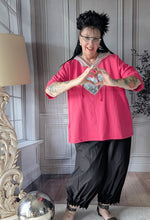 Lade das Bild in den Galerie-Viewer, SALE CNG Tunika mit Applikation und Kapuze