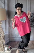 Lade das Bild in den Galerie-Viewer, SALE CNG Tunika mit Applikation und Kapuze