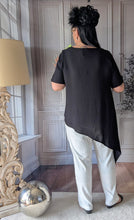 Lade das Bild in den Galerie-Viewer, CNG Set mit Tunika, Hose und Brosche bis Größe 52/54