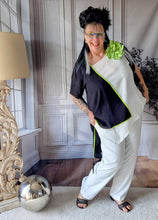 Lade das Bild in den Galerie-Viewer, CNG Set mit Tunika, Hose und Brosche bis Größe 52/54