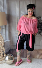 Load image into Gallery viewer, CNG Baumwoll Set mit Carmenbluse und Longshort bis Größe 56/58 in Rosa Schwarz