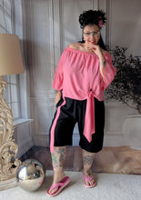 Load image into Gallery viewer, CNG Baumwoll Set mit Carmenbluse und Longshort bis Größe 56/58 in Rosa Schwarz