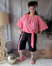 Load image into Gallery viewer, CNG Baumwoll Set mit Carmenbluse und Longshort bis Größe 56/58 in Rosa Schwarz
