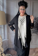 Lade das Bild in den Galerie-Viewer, CNG Makramee Stoffkette geknüpft in Weiss