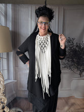 Lade das Bild in den Galerie-Viewer, CNG Makramee Stoffkette geknüpft in Weiss