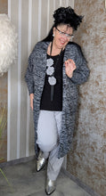 Load image into Gallery viewer, Oversize Strickmantel in Pfeffer und Salz Optik in verschiedenen Größen bis Größe 62
