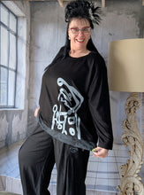 Load image into Gallery viewer, Oversize Tunika mit ausgefallenen Print in 3 Größen