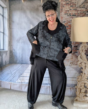 Load image into Gallery viewer, Asymmetrische Oversize Jacke in verschiedenen Größen bis Gr 64