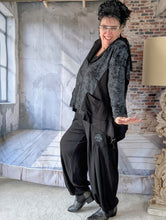 Load image into Gallery viewer, Asymmetrische Oversize Jacke in verschiedenen Größen bis Gr 64