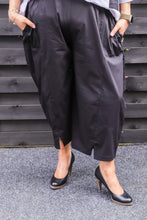 Load image into Gallery viewer, Bengalin Culotte Hose von Mädchenglück in 3 Farben