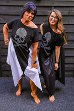 Lade das Bild in den Galerie-Viewer, Kleid mit Skull/ Totenkopf in 2 Farben bis Größe 58