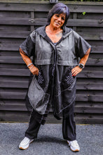 Load image into Gallery viewer, Jacke Überwurf mit Druckknopfverschluss bis Größe 60