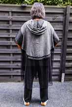 Load image into Gallery viewer, Jacke Überwurf mit Druckknopfverschluss bis Größe 60