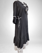 Load image into Gallery viewer, Kleid von Mädchenglück mit angenähtem Tüllabschluss in 3 Farben und Größen bis Gr 60