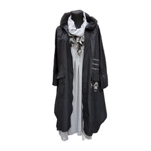 Load image into Gallery viewer, Mädchenglück Hund und Katze Regenmantel in 2 Farben Weiss und Schwarz