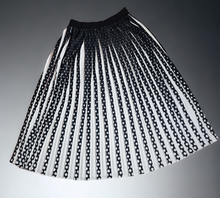 Load image into Gallery viewer, Plissee Rock von CN-G bis Größe 56 jetzt im Sale