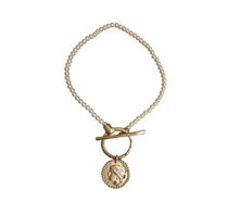 Lade das Bild in den Galerie-Viewer, Perlenkette mit Münze in Silber oder Gold