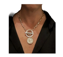 Lade das Bild in den Galerie-Viewer, Mix Kette mit Barrenverschluss und Münze