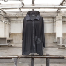 Load image into Gallery viewer, Blusentunika mit Druckknöpfen von CNG bis Größe 62 mit Memory und Lederoptik Einsatz