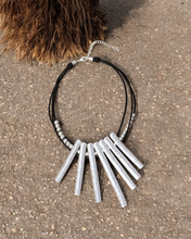 Lade das Bild in den Galerie-Viewer, Statement Kette Balken