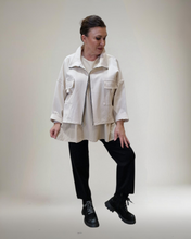 Load image into Gallery viewer, Neue Farbe Sweat Kurzjacke in Wollweiss Größe 40 bis 52/54