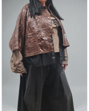 Load image into Gallery viewer, H4 Kurzjacke braun aus veganen Leder - alle Größen