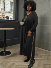 Lade das Bild in den Galerie-Viewer, 𝐒𝐚𝐥𝐞- Kleid von CN-G in 4 Größen bis Größe 60/62 mit veganen Lederapplikationen in Brauntönen