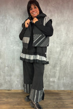 Load image into Gallery viewer, Mädchenglück exklusive Hose mit Taft in Grau Schwarz