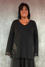 Lade das Bild in den Galerie-Viewer, Mädchenglück exklusive Tunika mit Applikationen bis Gr 64