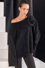 Load image into Gallery viewer, H4- Kuschelpulli mit Rüschen bis Größe 54