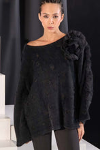 Load image into Gallery viewer, H4- Kuschelpulli mit Rüschen bis Größe 54