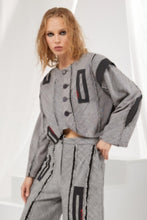 Load image into Gallery viewer, Restocked nach Ausverkauf - H4 Oversize Kurzblazer mit Knöpfen