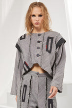 Load image into Gallery viewer, Restocked nach Ausverkauf - H4 Oversize Kurzblazer mit Knöpfen