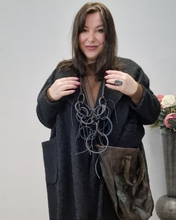 Lade das Bild in den Galerie-Viewer, Stylische Kautschuk Kette mit Ringen