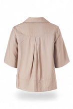 Load image into Gallery viewer, Stylische Utility-Blusenjacke im Urban-Look – Einzigartiges Schnallen-Design in Sand Beige bis Größe 60 - Gozzip