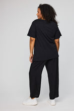 Lade das Bild in den Galerie-Viewer, Romantisches Baumwoll-Shirt mit Schmetterlings-Herz in Schwarz Pink bis Gr 62 - Studio
