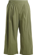 Lade das Bild in den Galerie-Viewer, Weite Baumwoll-Hose im Paper-Touch-Style – Khaki-Grün bis Gr 54/56 - Gozzip