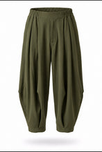 Load image into Gallery viewer, Moderne Ballonhose mit formgebenden Abnähern & seitlichen Eingrifftaschen – Maxlive bis Gr 58