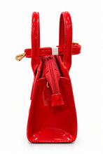 Load image into Gallery viewer, Elegante Lack-Handtasche Stella mit Schulterriemen und Prägung in 2 Farben