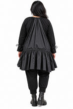 Load image into Gallery viewer, Longbluse / Tunika mit Memory-Taft-Einsätzen & Kordelzügen – Mädchenglück