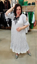 Load image into Gallery viewer, Kleid Crash/ Crinkle Effekt in grau von Mädchenglück