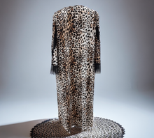 Load image into Gallery viewer, CN-G Slinky Kleid mit Leo Muster in 2 Farbnuancen