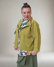 Load image into Gallery viewer, Sweat Kurzjacke in Limoncello Gr 40 bis 52/54