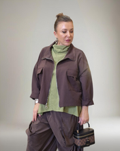 Load image into Gallery viewer, Sweat Kurzjacke in Schoko Gr 40 bis 52/54