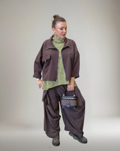 Load image into Gallery viewer, Sweat Kurzjacke in Schoko Gr 40 bis 52/54