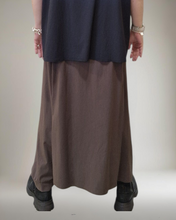 Load image into Gallery viewer, Hosenrock Schoko Größe 38 bis 52/54