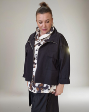 Load image into Gallery viewer, Sweat Kurzjacke in Schwarz Größe 40 bis 52/54